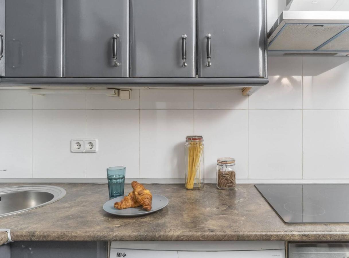 Margarit 4 Bedroom Apartment Barcelona