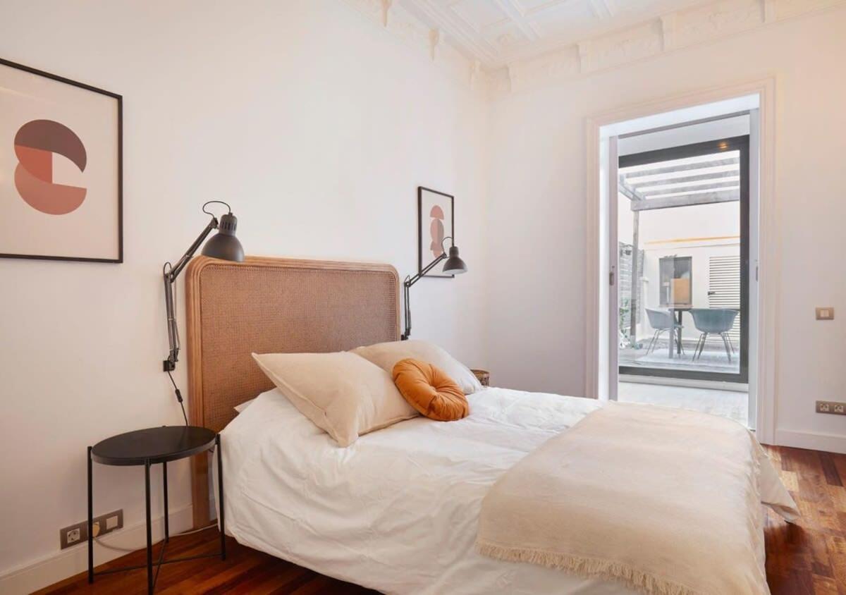 Classy 3bd - 2bth With Private Patio In Eixample Apartment Barcelona