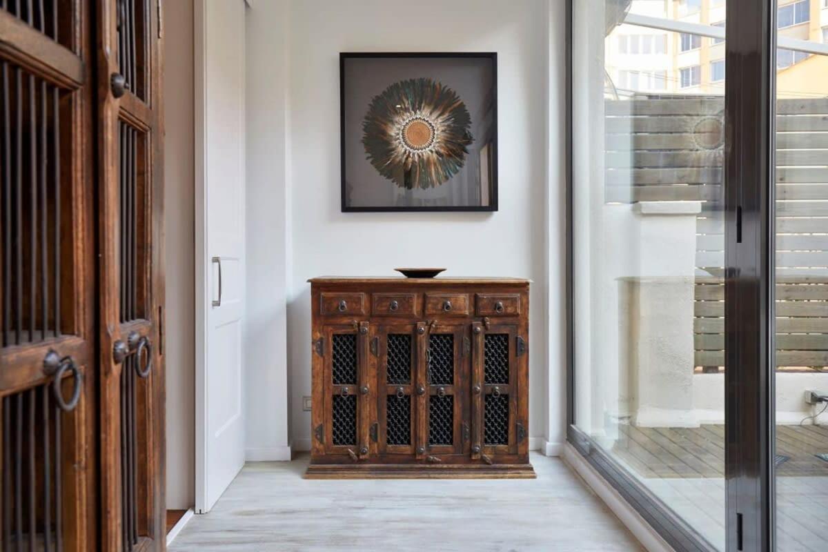 Apartment Classy 3bd - 2bth With Private Patio In Eixample *