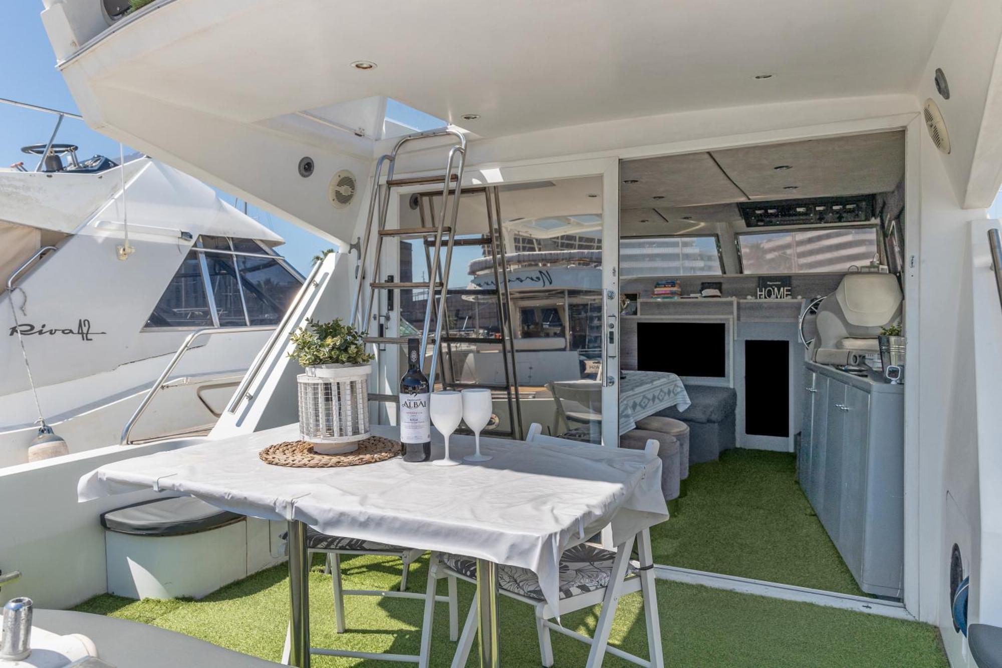 Botel Barco Muy Romantico Con Parking