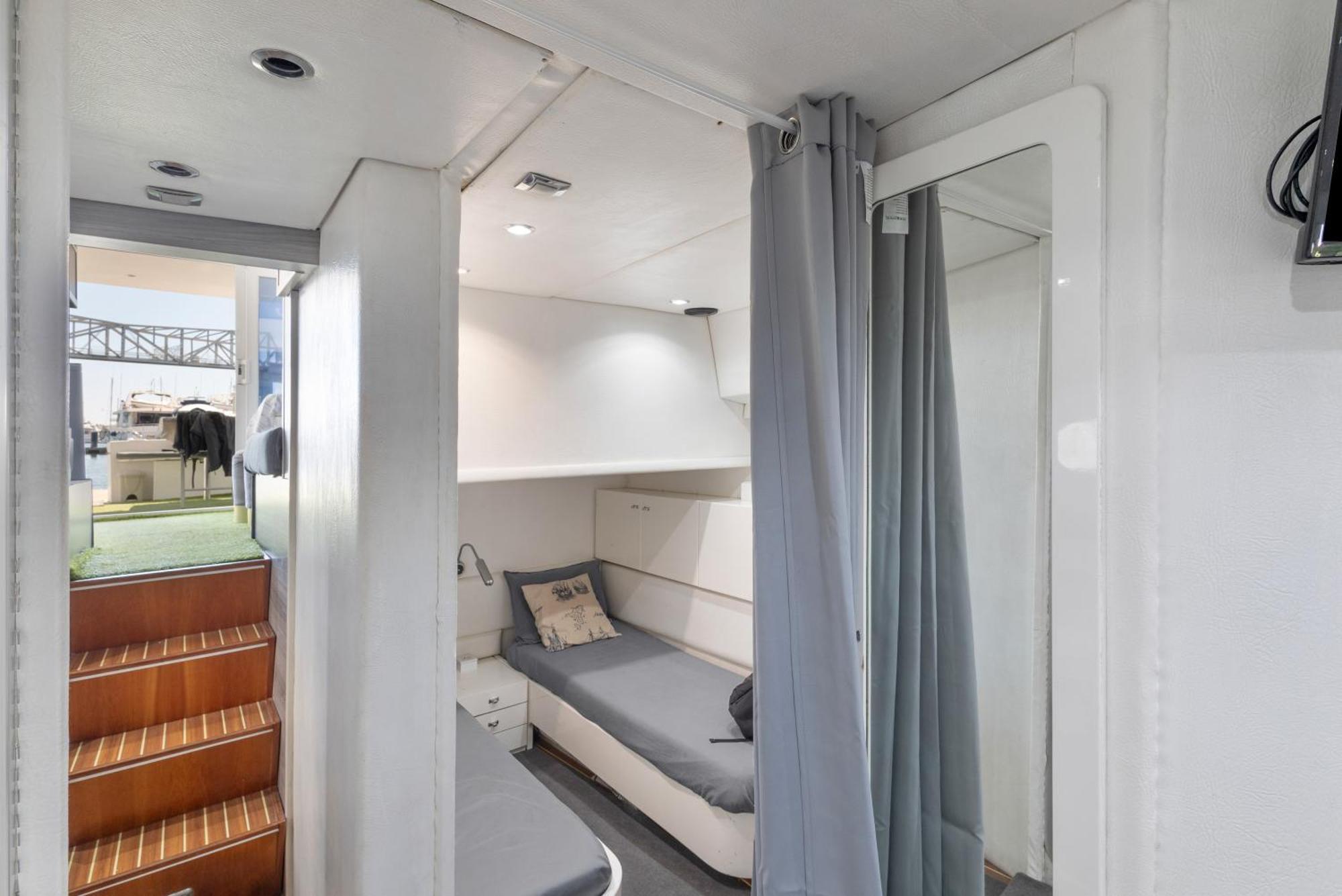 Barco Muy Romantico Con Parking Botel