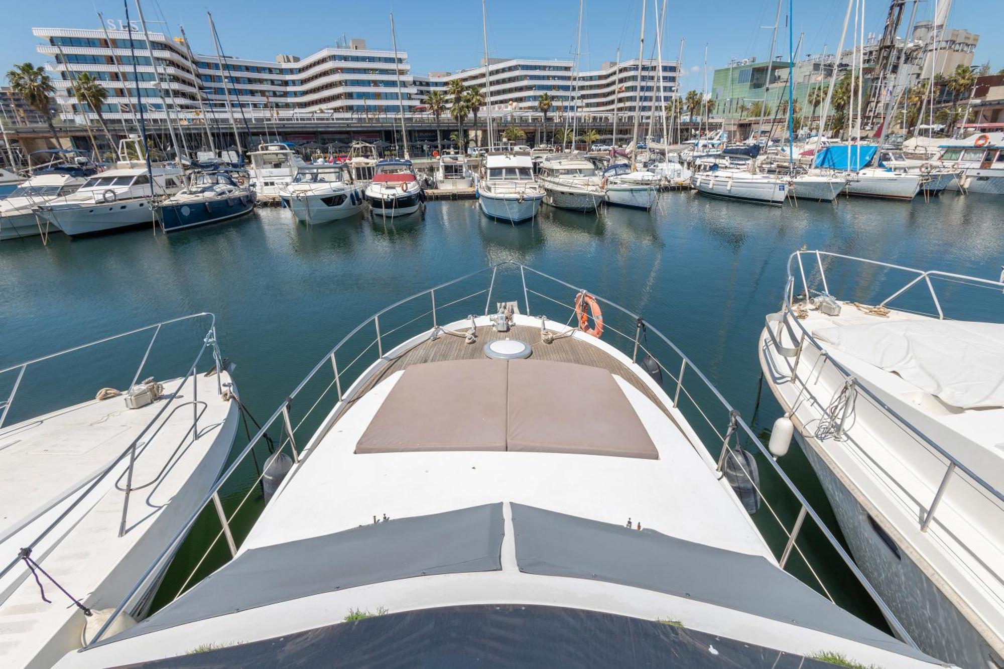 Barco Muy Romantico Con Parking Botel