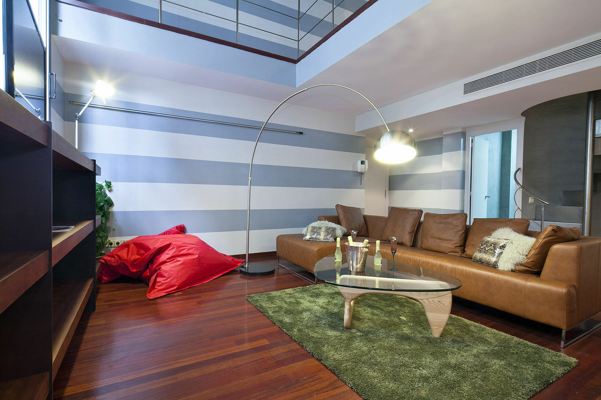 My Space Barcelona Gracia Pool Near Center