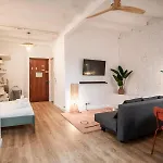 44Poc1062 - Studio Newly Decorated In Poble Sec