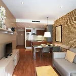 Serennia Apartmentos Arc de Triomf