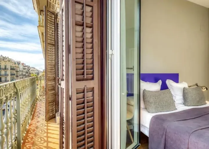 Perfectly Located 4Bed 4Bath Apartment In Eixample