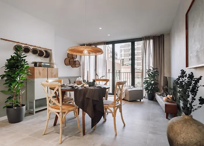 Mojacar - 2 Bedrooms In Eixample Esquerra