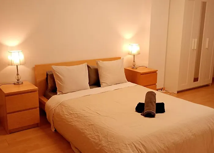 City Center Double Sunny Room Fgc