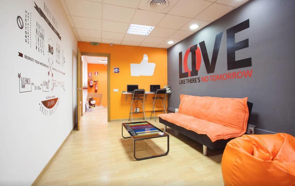Holidaysbcn Hostel *