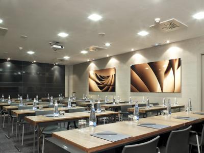 Ac Hotel Victoria Suites By Marriott 4*