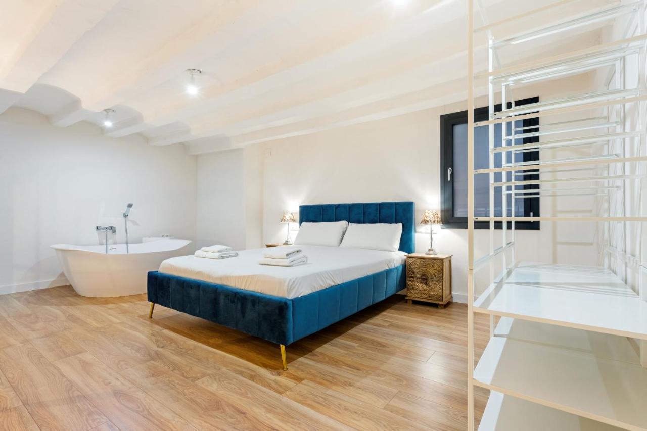 Quiet Gem With Jacuzzi In The Center Barcelona