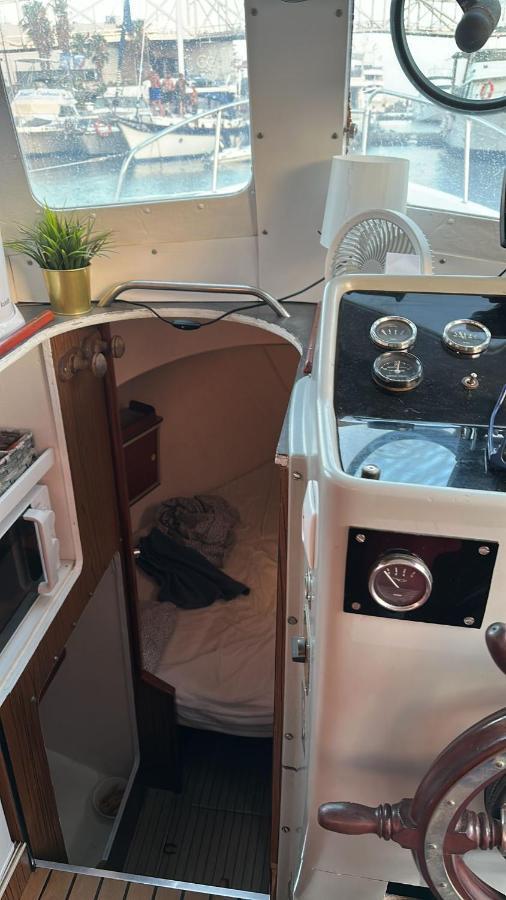 Primavera Sound Romantic Fisherboat *