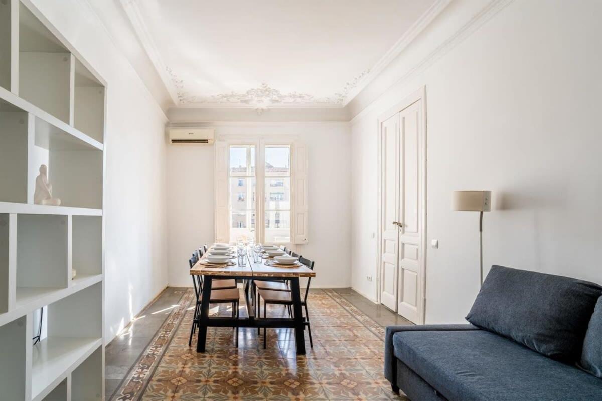 Apartamento Gran Via Historic Catalan 4bd Only For Families Or Business Groups