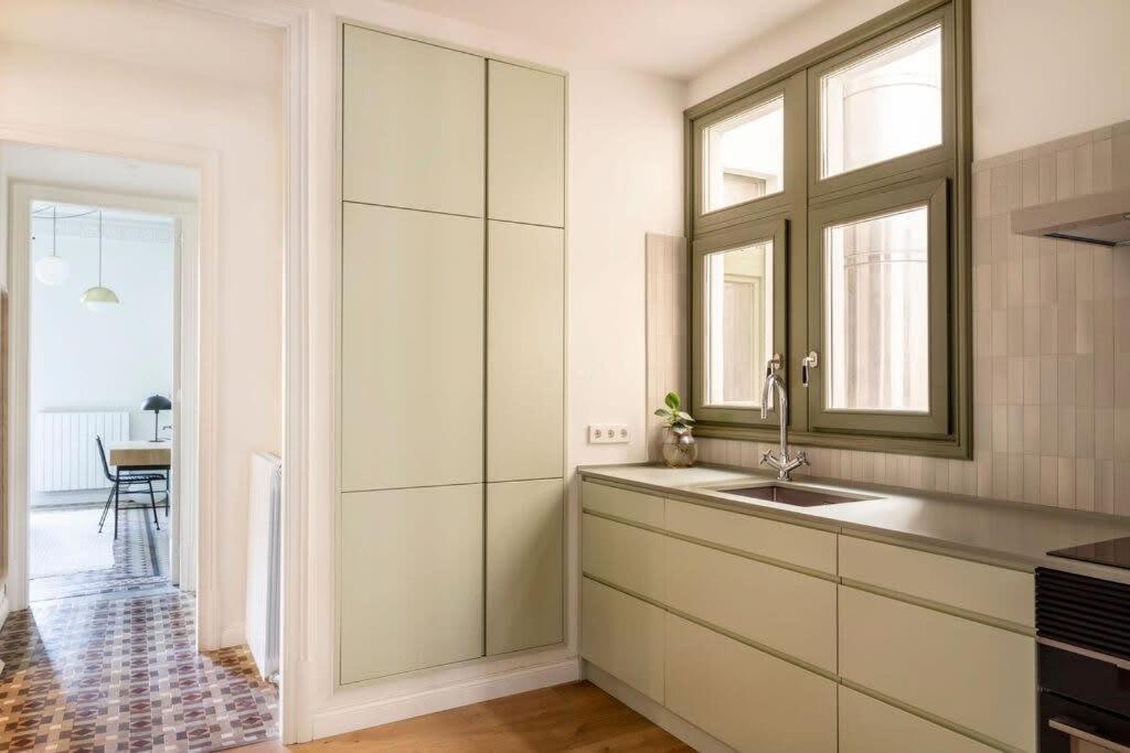Apartment Exclusive Paseo De Gracia 5bd 5bth With Terrace Barcelona