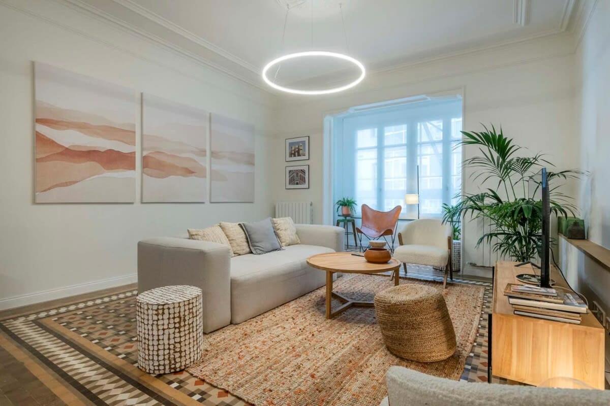 Exclusive Paseo De Gracia 5bd 5bth With Terrace Barcelona