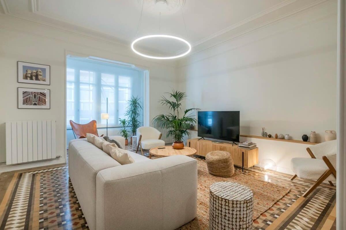 Exclusive Paseo De Gracia 5bd 5bth With Terrace *