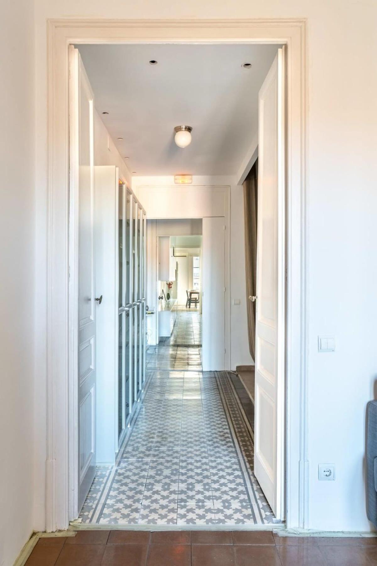 Apartamento Gran Via Historic Catalan 4bd Only For Families Or Business Groups *
