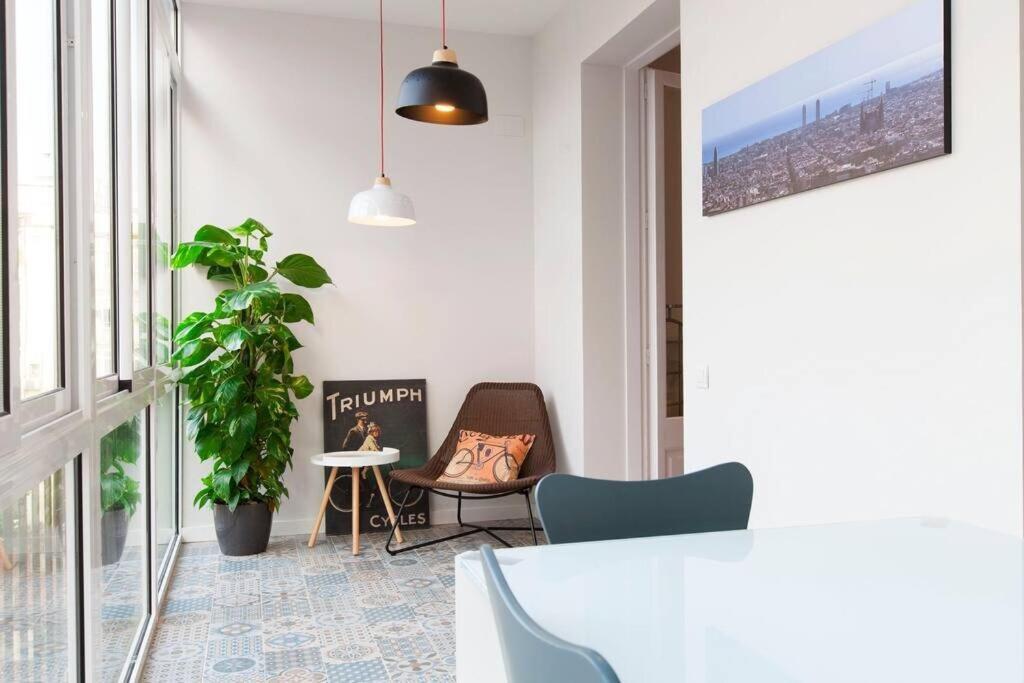 Perfectly Located 4bed 4bath In Eixample Barcelona