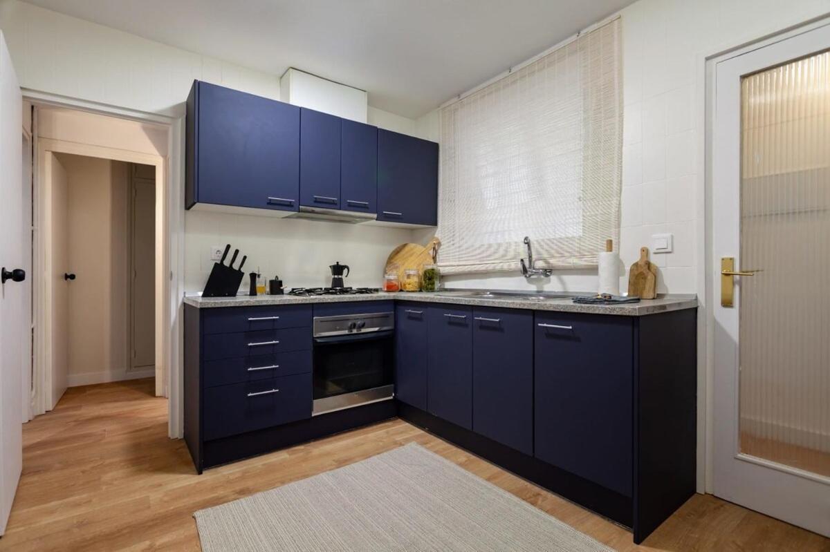 Apartamento Plaza Catalunya Cozy 4 Bedroom Barcelona
