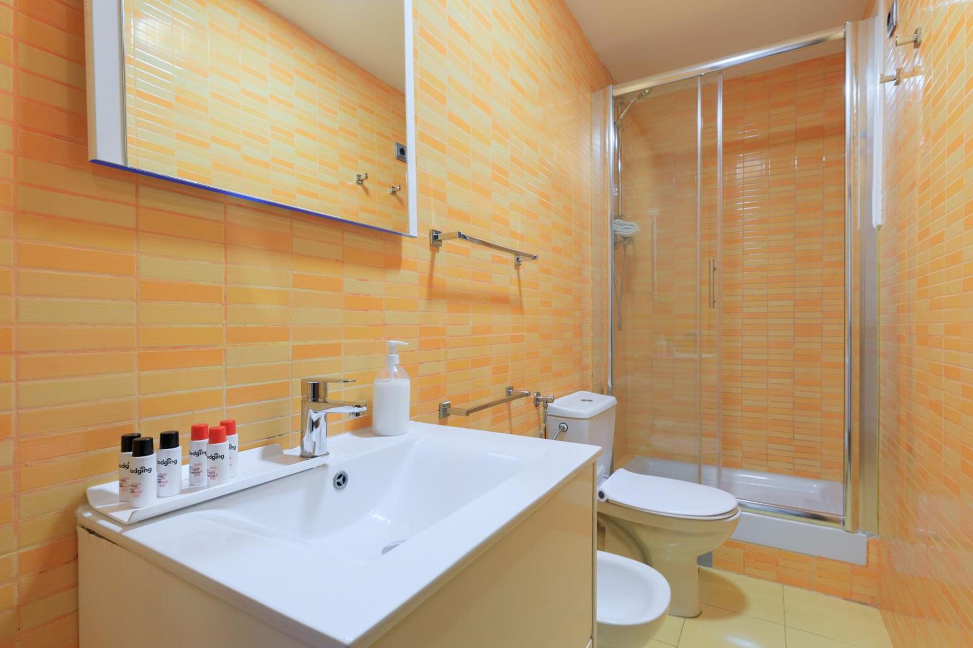 Housalia Corsega - 3 Bedrooms Next To Sagrada Familia Apartment Barcelona