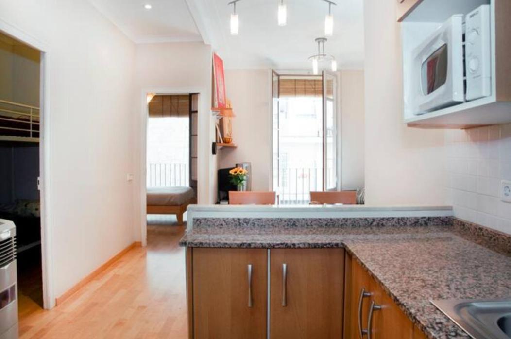 Bbarcelonapartment Acogedor, Tranquilo Con Balcon Apartamento