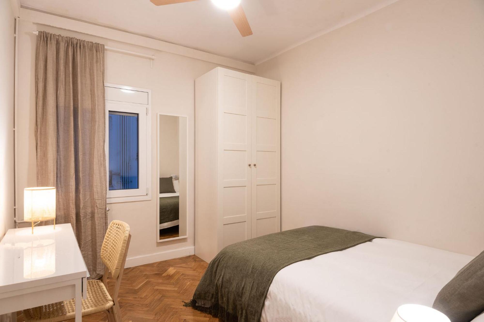 Apartment Warmth And Comfort In The Sought-after Eixample *