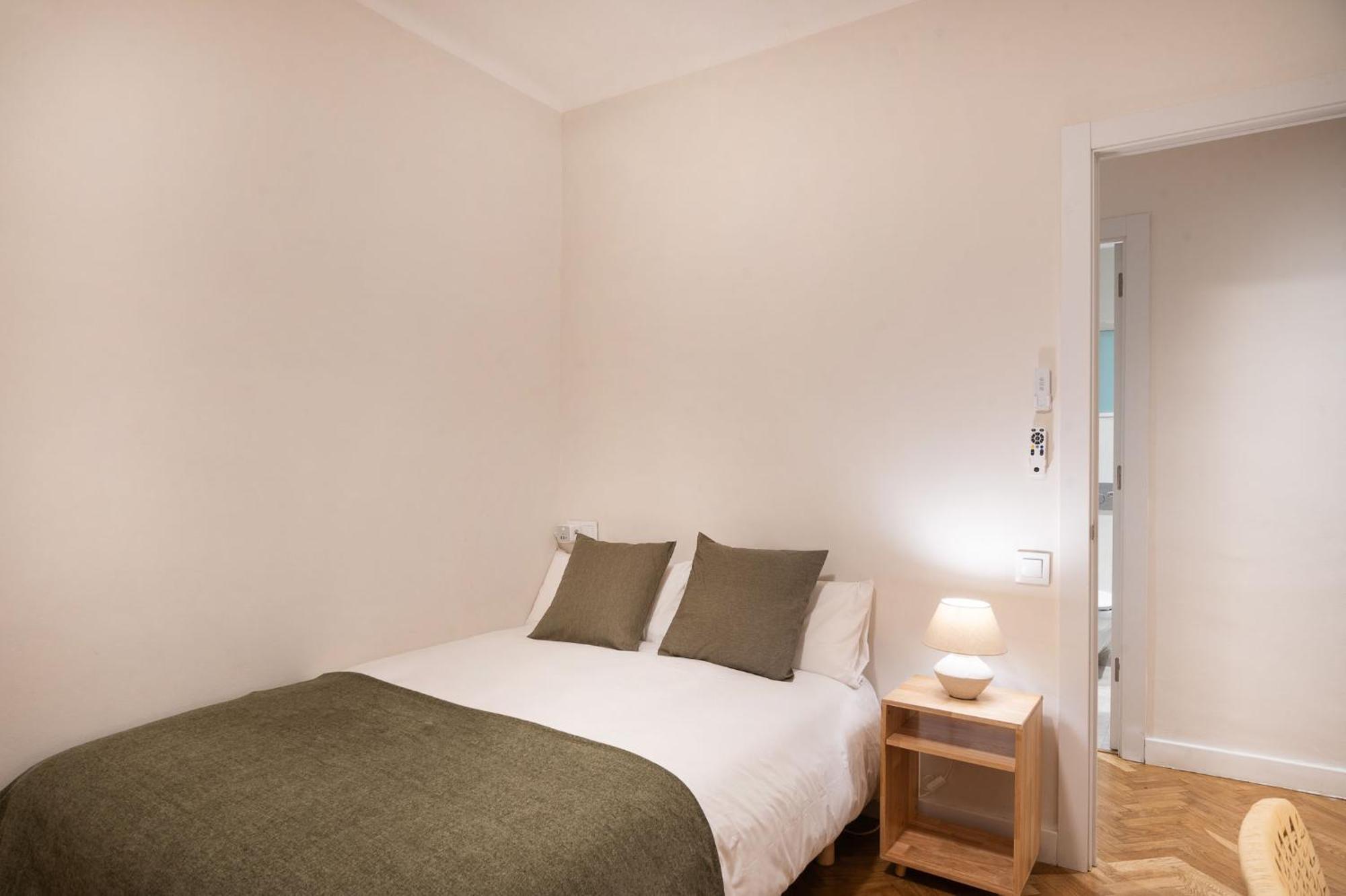 Apartment Warmth And Comfort In The Sought-after Eixample Barcelona