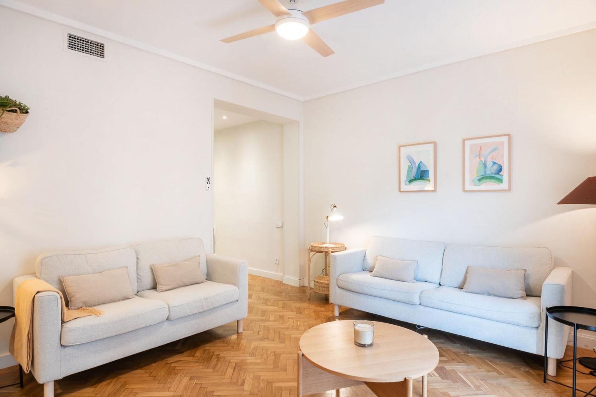 Apartment Warmth And Comfort In The Sought-after Eixample Barcelona
