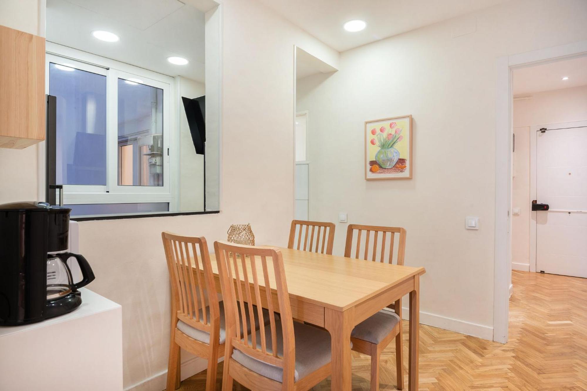 Apartment Warmth And Comfort In The Sought-after Eixample *