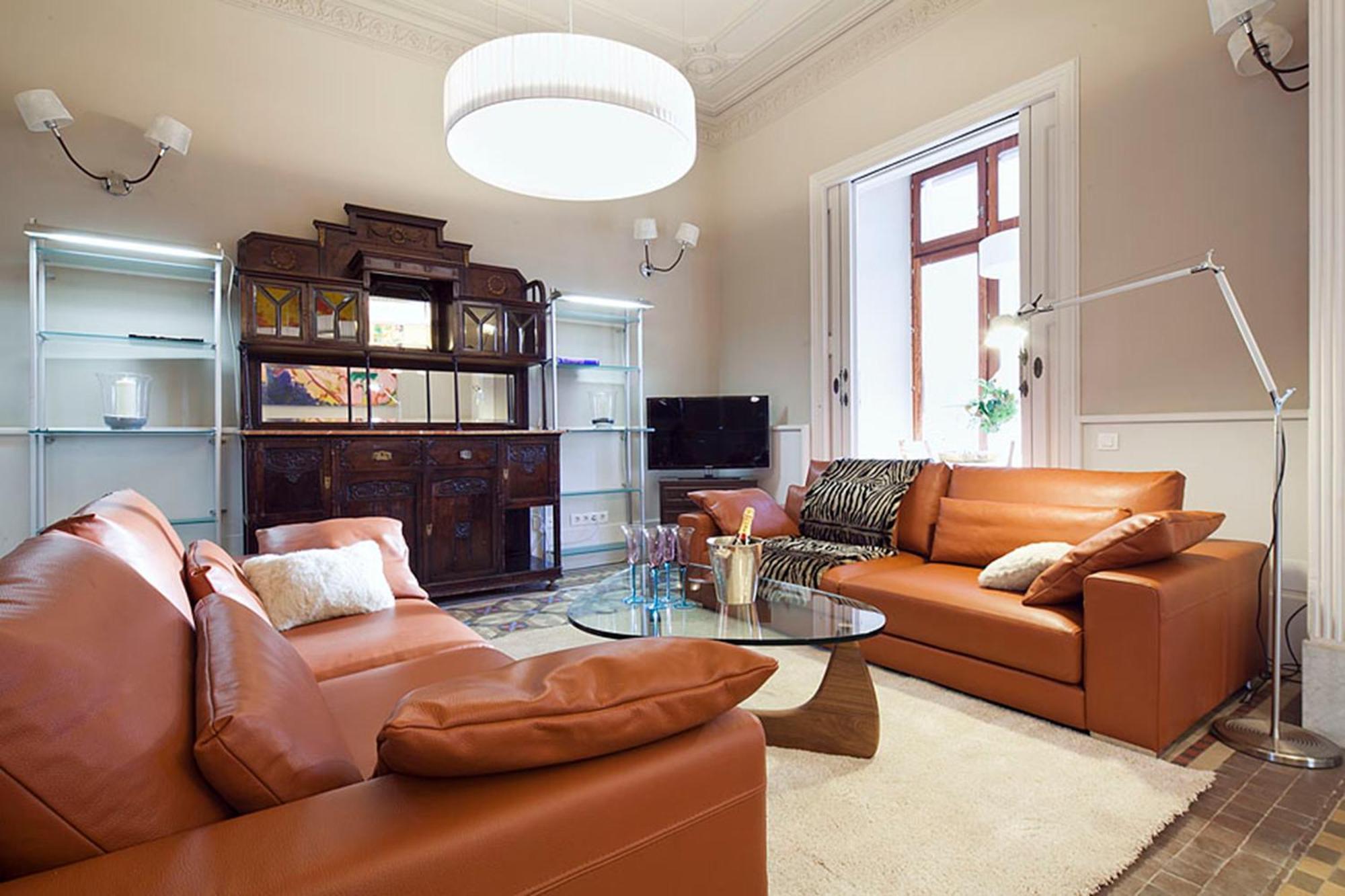 My Space Emirates - In Rambla De Catalunya Apartment *