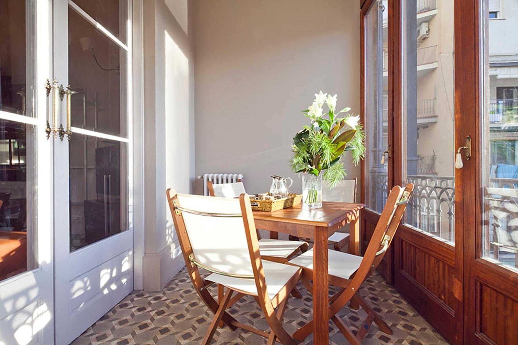 My Space Emirates - In Rambla De Catalunya Apartment *