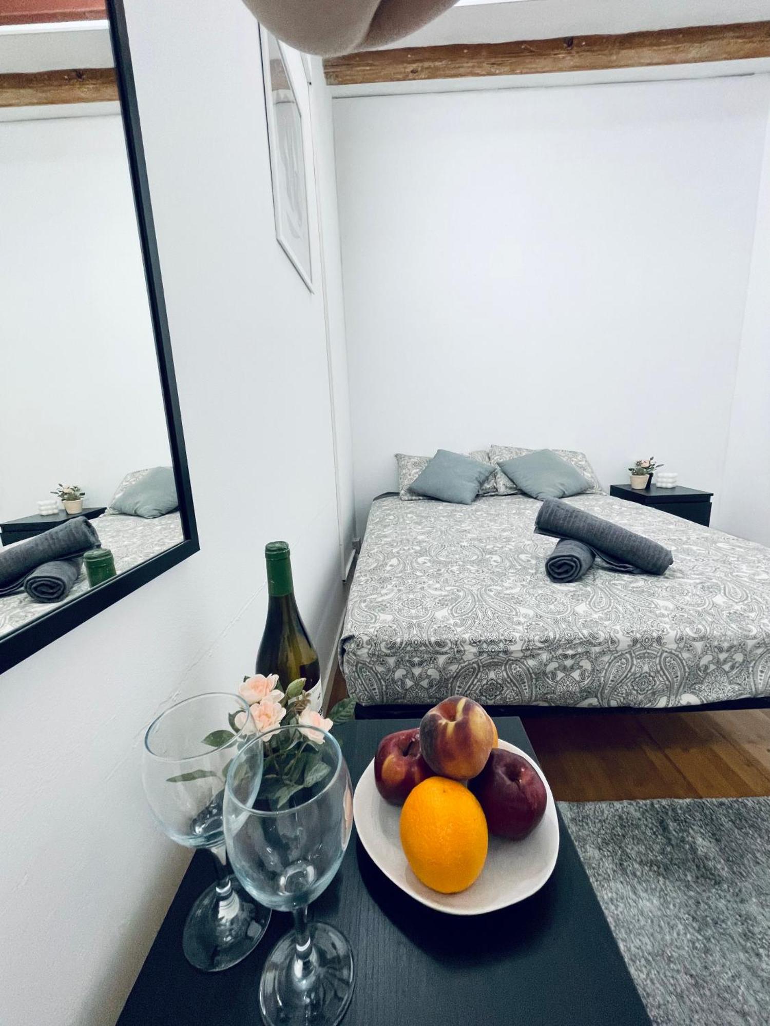 Nou De La Rambla 2 Bed & Breakfast *