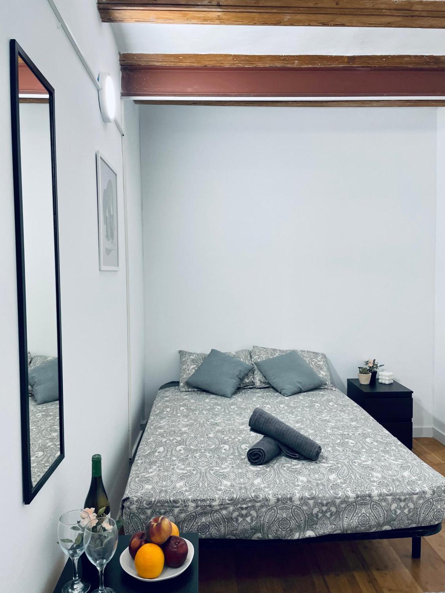 Nou De La Rambla 2 Bed & Breakfast *