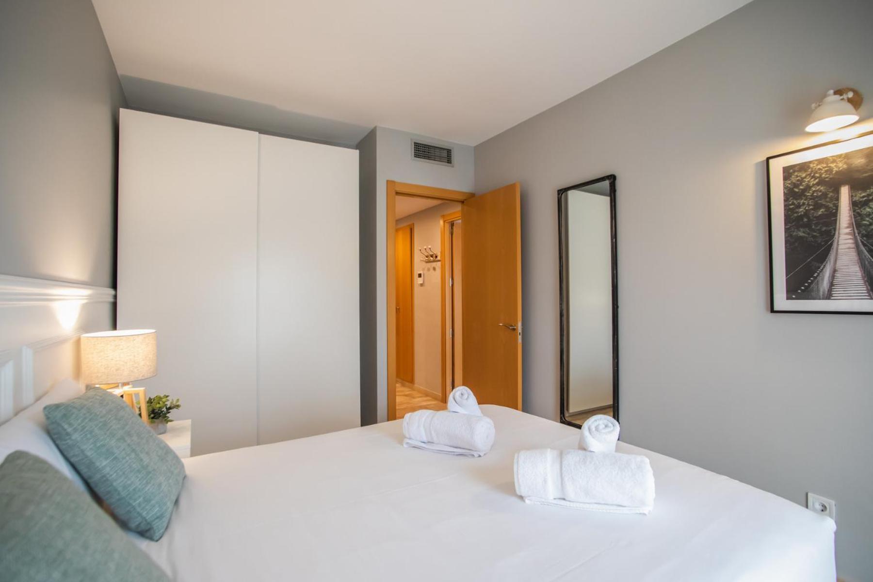 42mal1083 - Great 2br Near Sagrada Familia Apartment