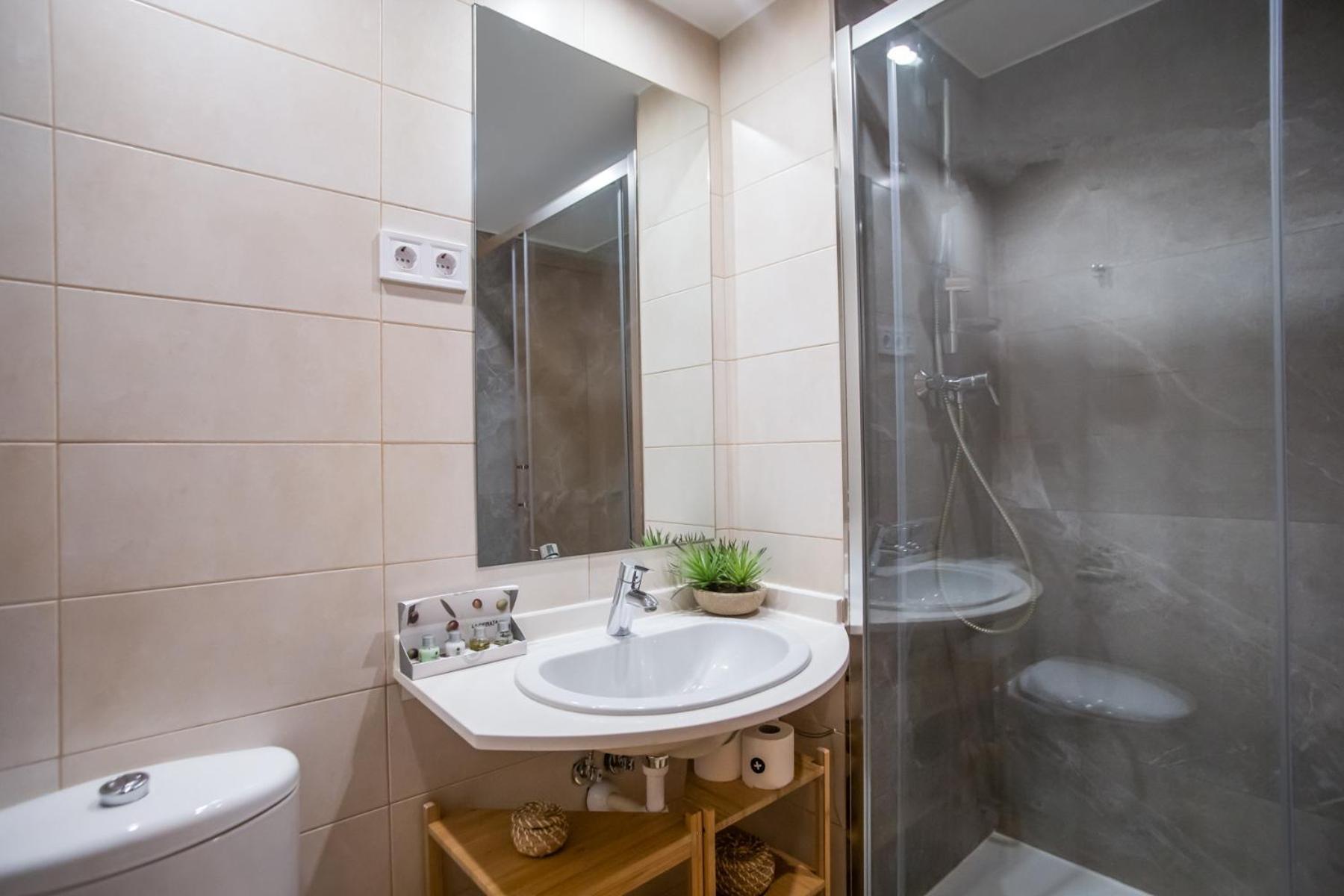 42mal1083 - Great 2br Near Sagrada Familia Apartment