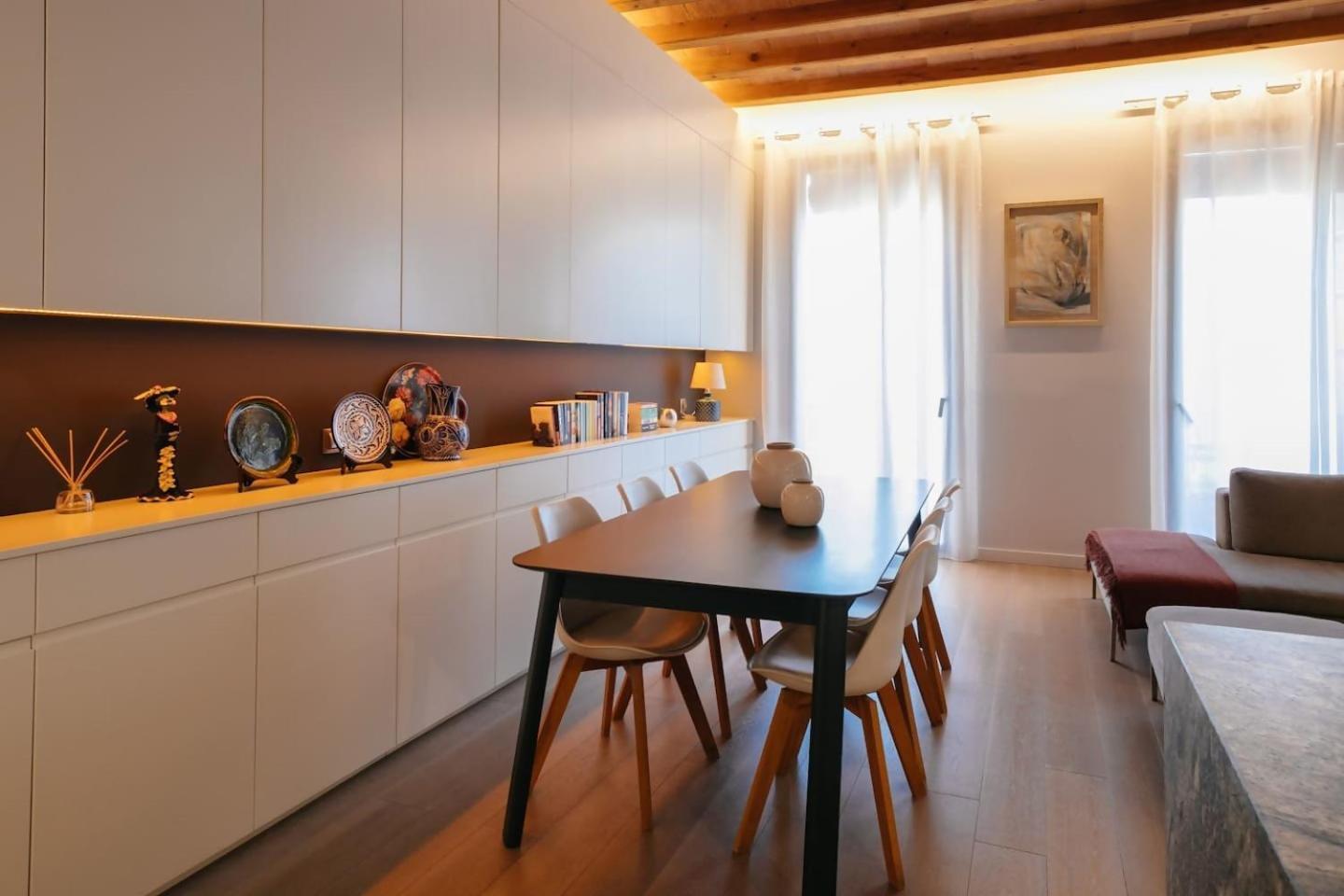Fully Equipped Upscale Loft Weekly Cleaning Incl