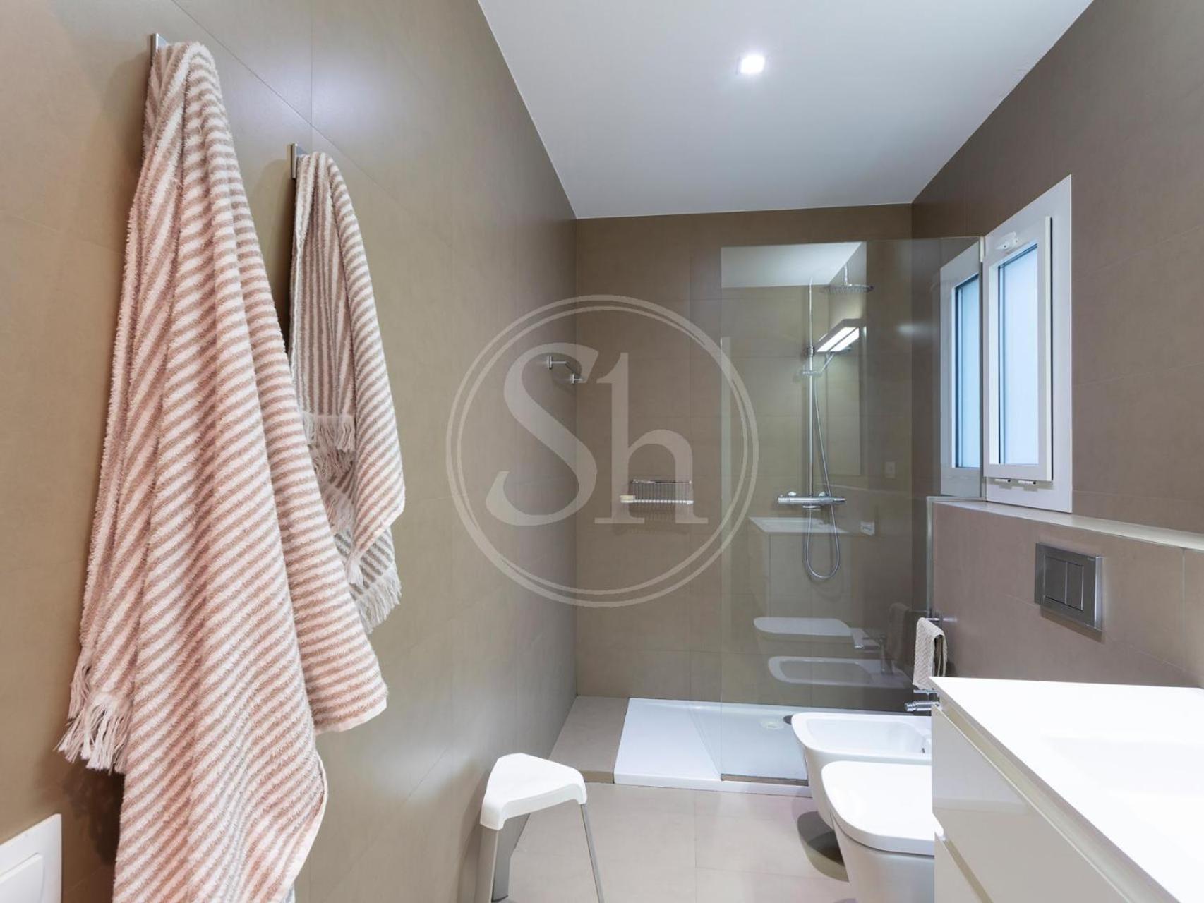 Con Terraza Junto A Paseo De Gracia Apartment *