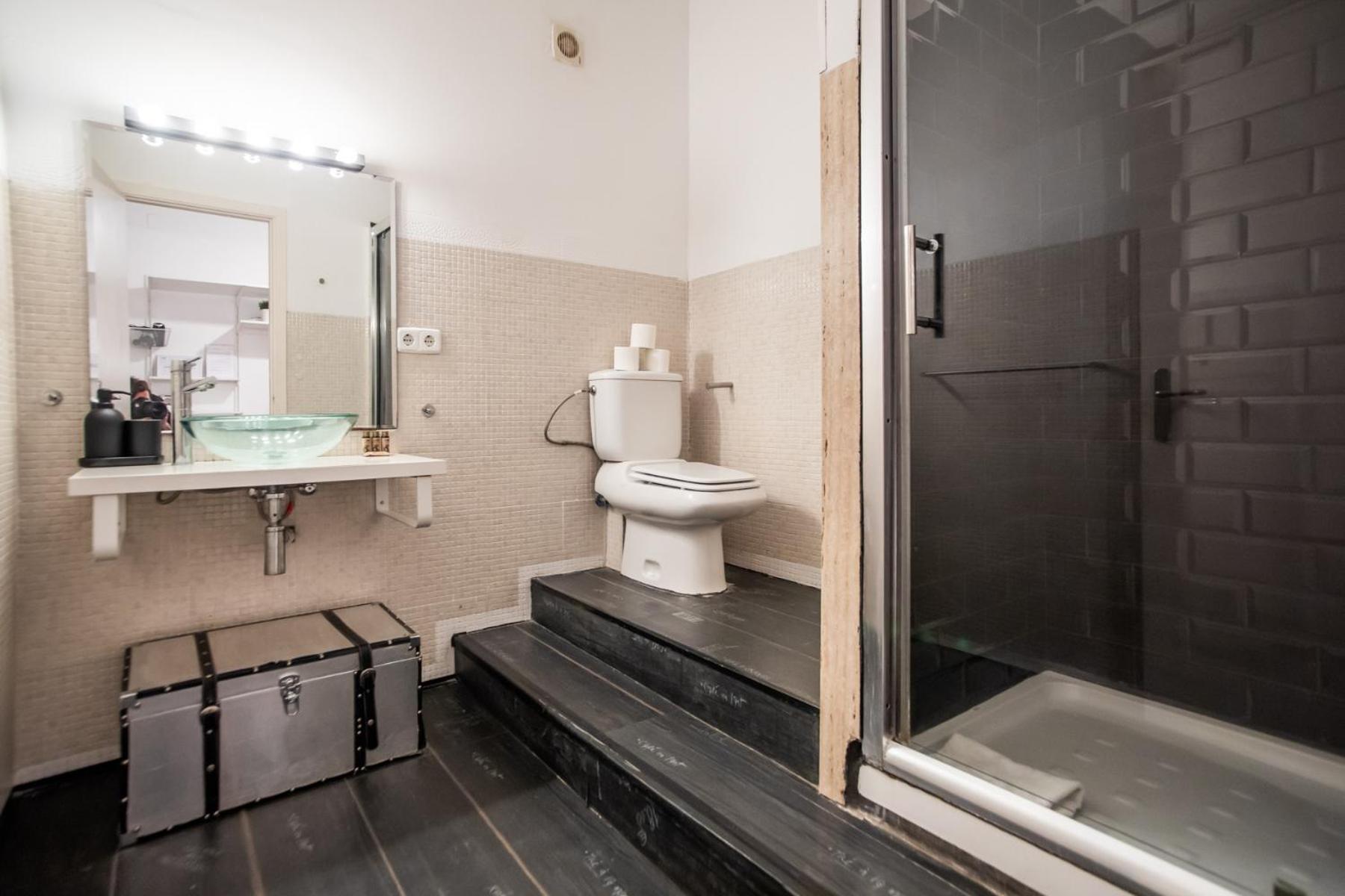44poc1062 - Newly Decorated In Poble Sec Apartment Barcelona