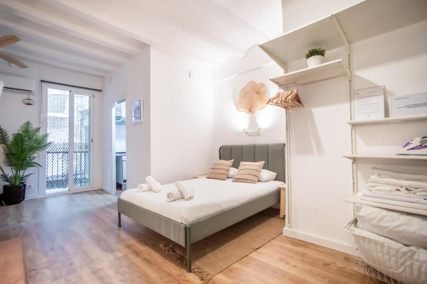 44poc1062 - Newly Decorated In Poble Sec Apartment Barcelona