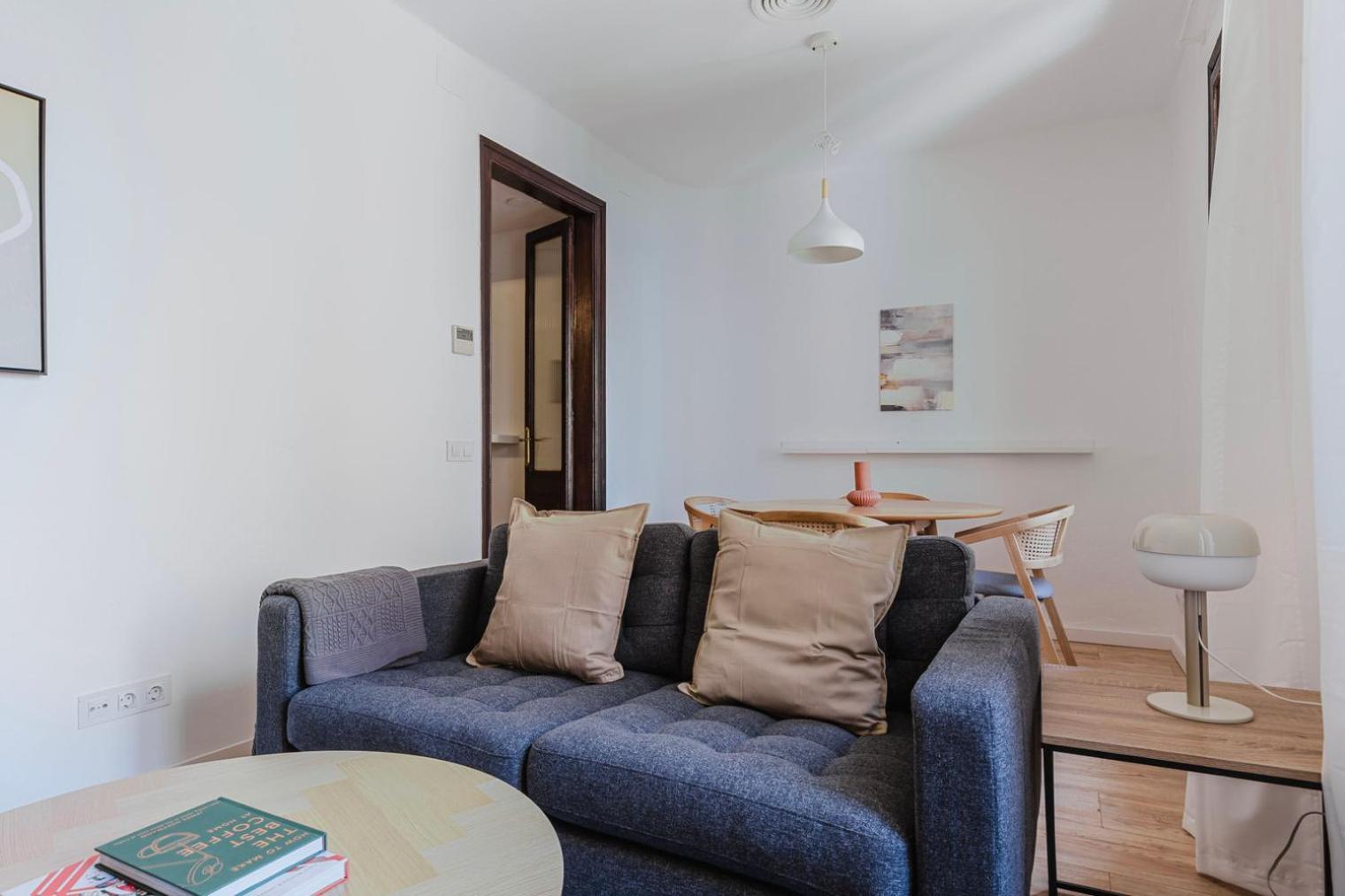 Blueground De Gracia Balcony Elev Washer Bcn-148 Apartment