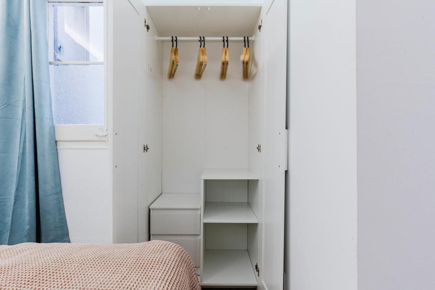 Blueground De Gracia Balcony Elev Washer Bcn-148 Barcelona