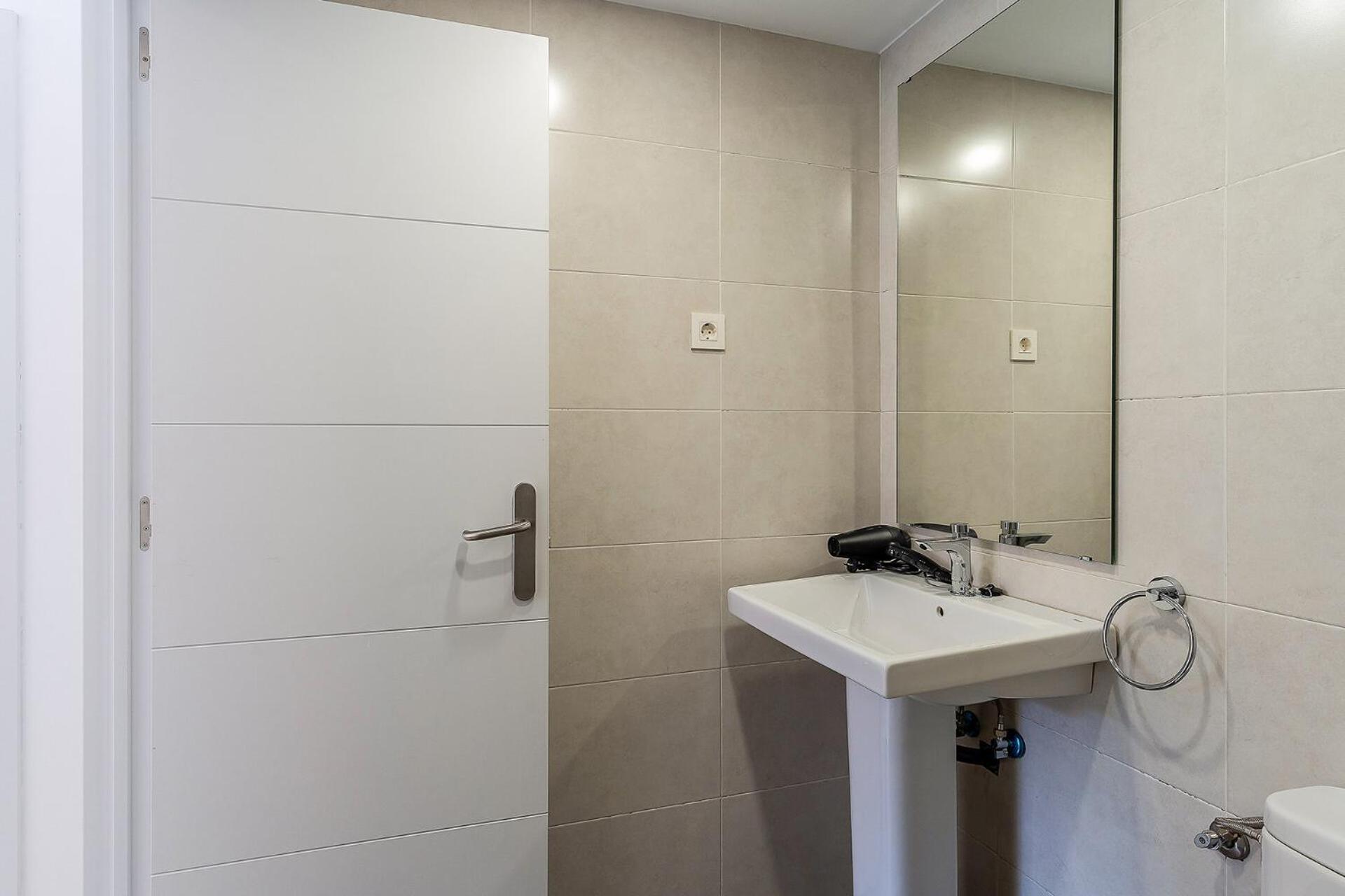 4237 - Ab Santa Coloma Iii Apartment *