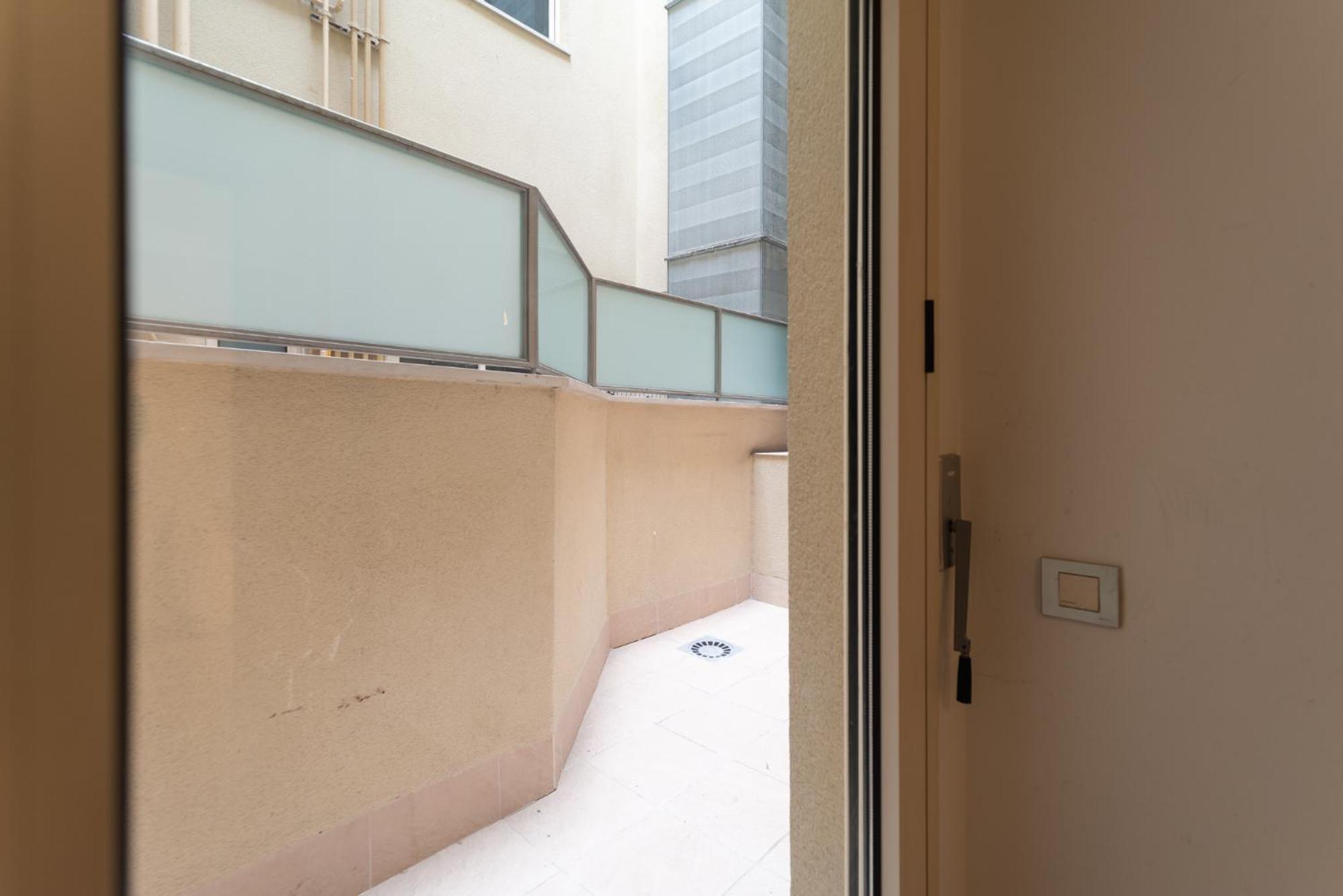 Near Ramblas 3 Flat Min 32 Days Parking Optional Barcelona