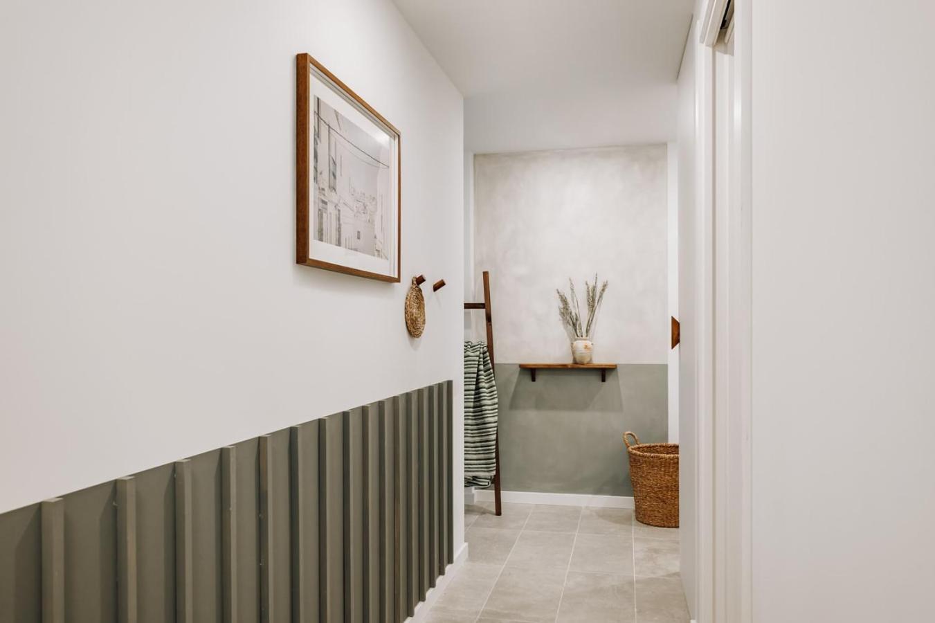 Mojacar - 2 Bedrooms In Eixample Esquerra Apartment Barcelona