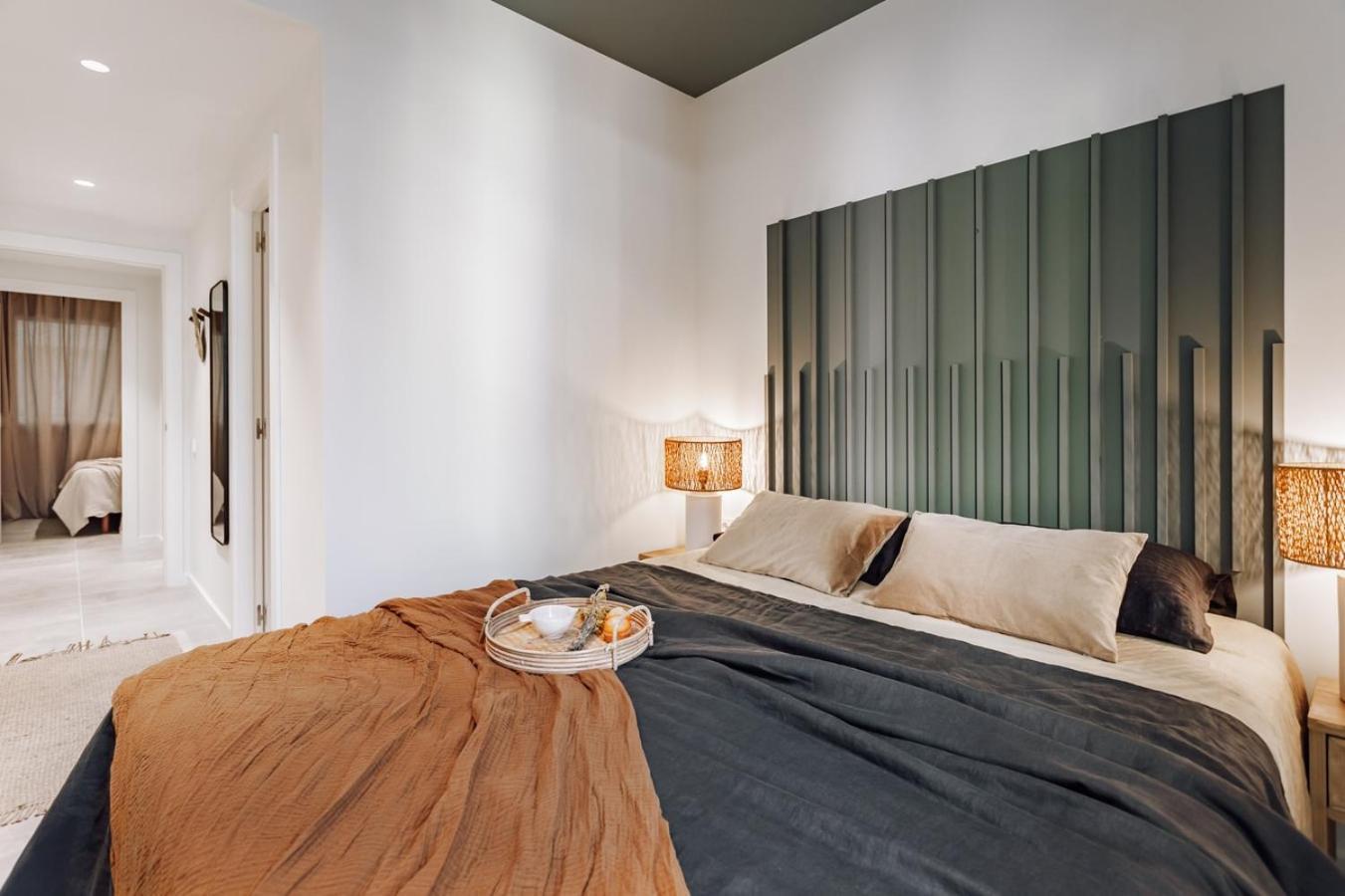 Mojacar - 2 Bedrooms In Eixample Esquerra Barcelona