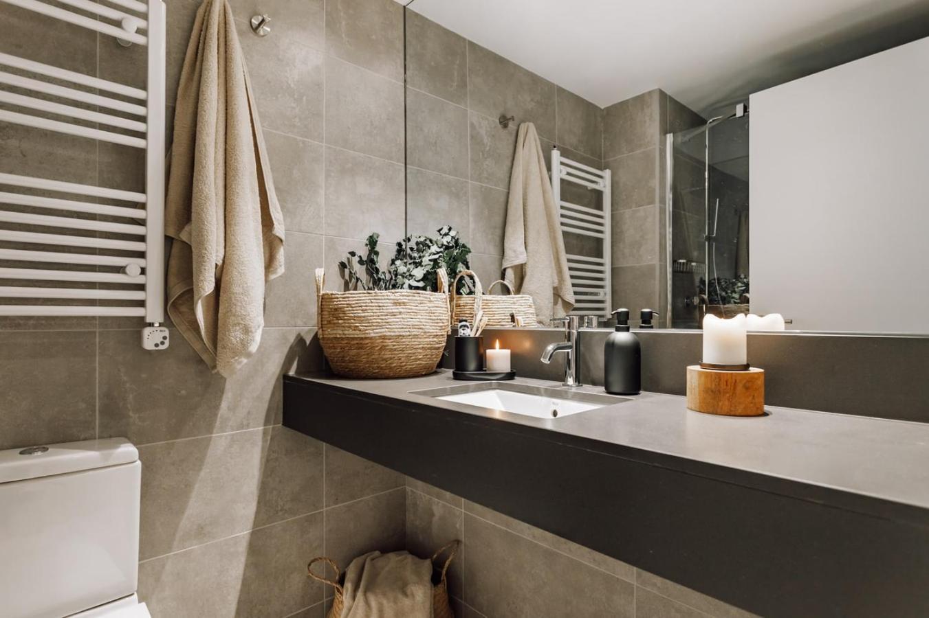 Apartment Mojacar - 2 Bedrooms In Eixample Esquerra