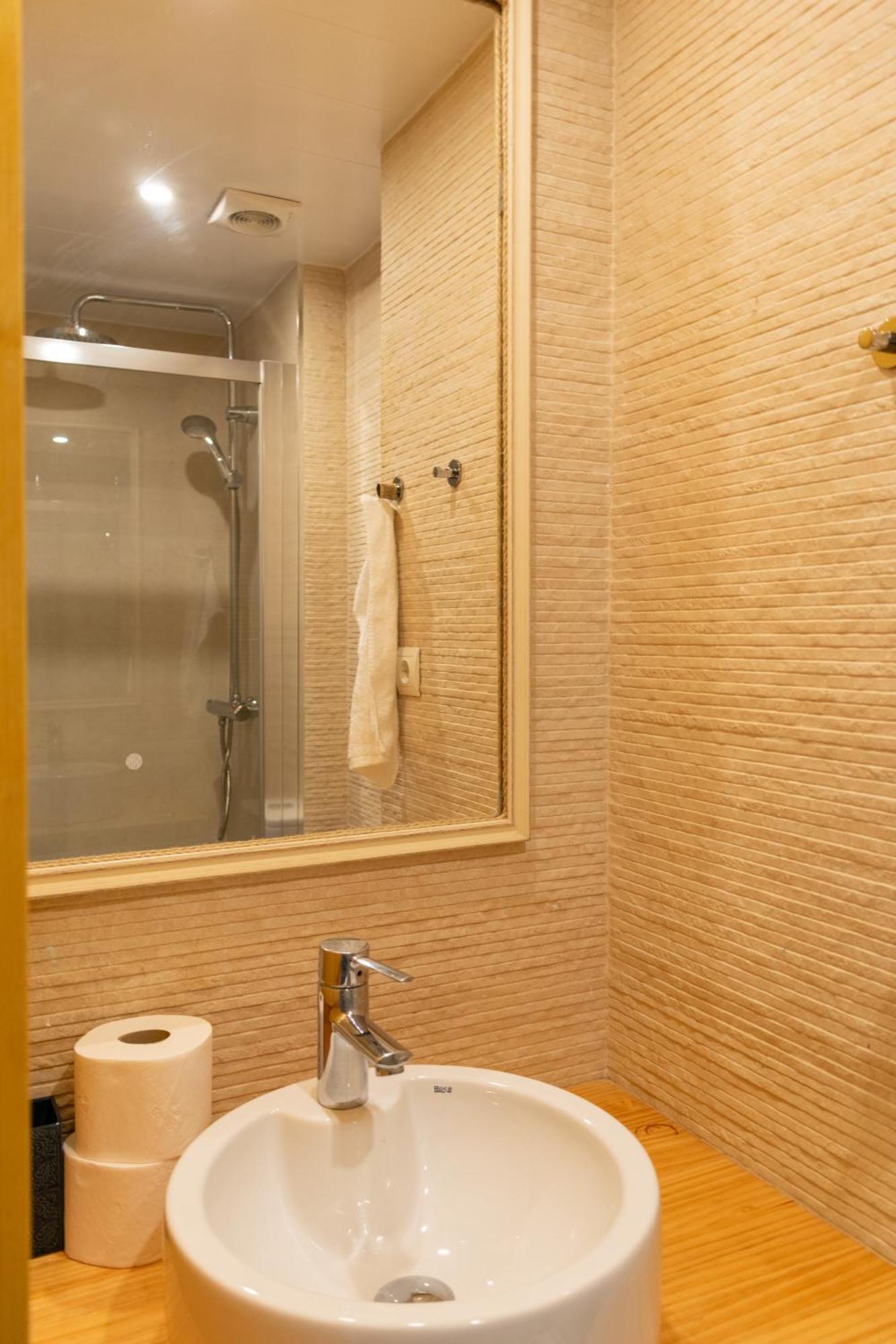 Cozy In Residential Center By Maison Pinata Barcelone