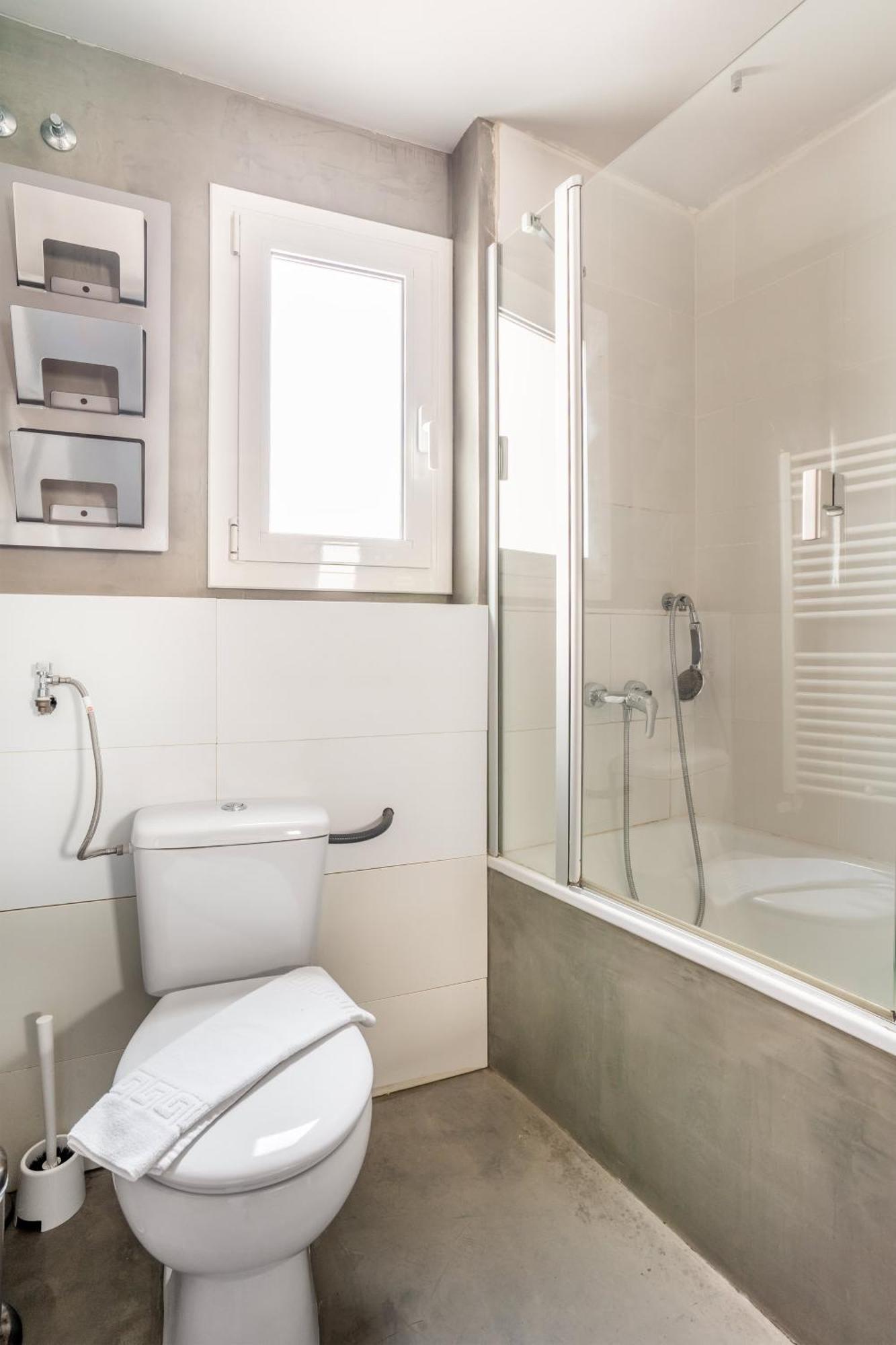 Amazing 3 Bedroom Penthouse In Plaza Espana Apartment