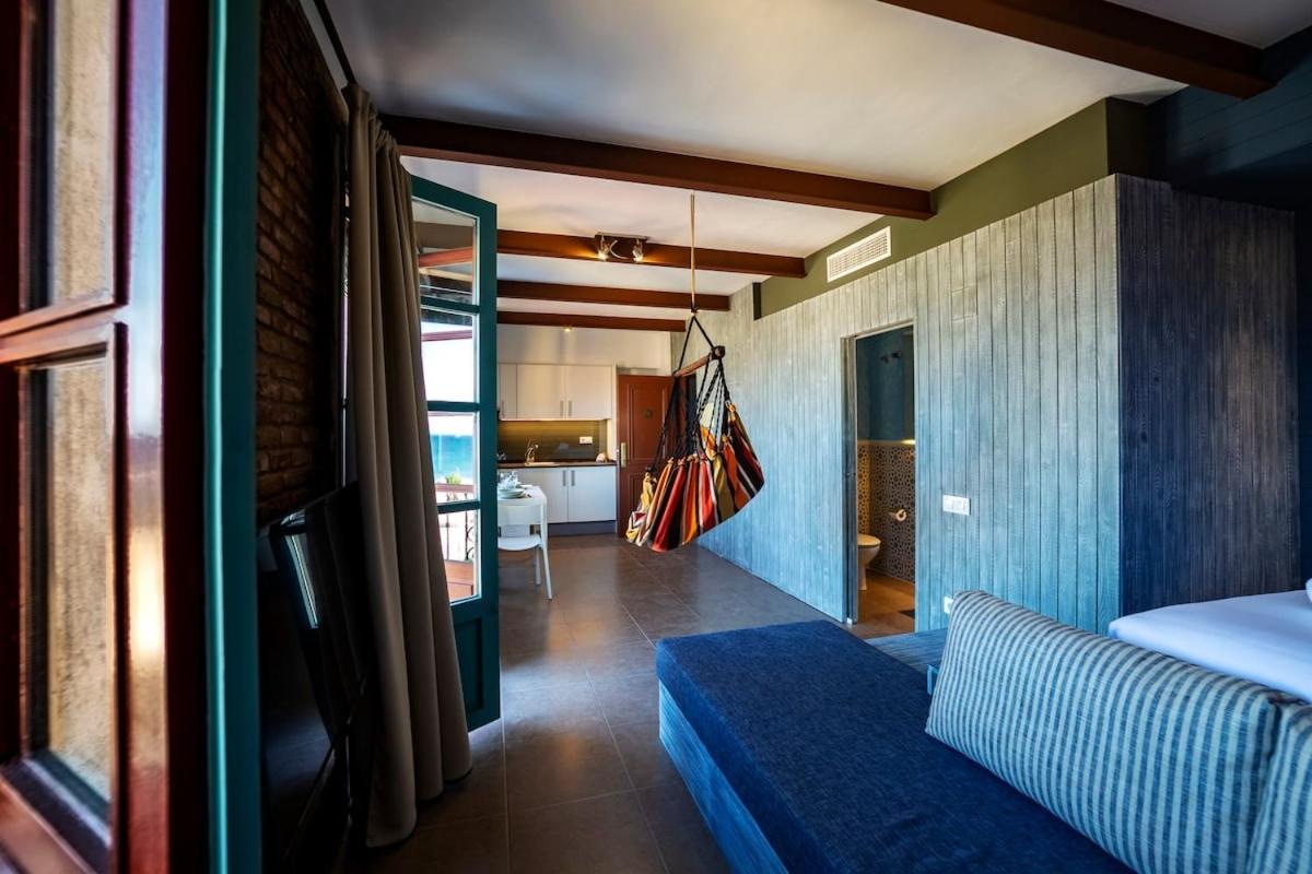 Flat In Sea Views Apartment