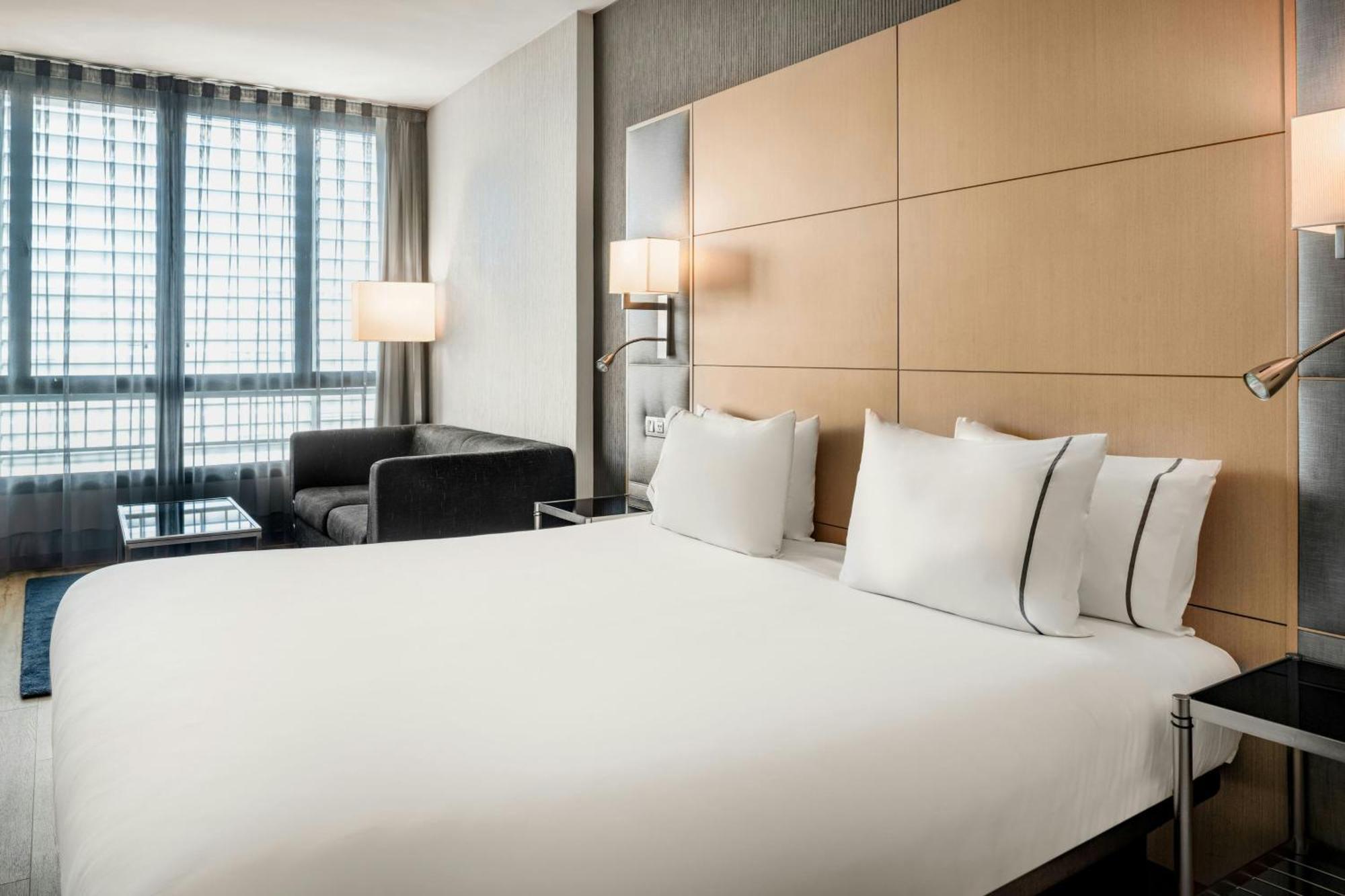 Ac Hotel Victoria Suites By Marriott Hotel